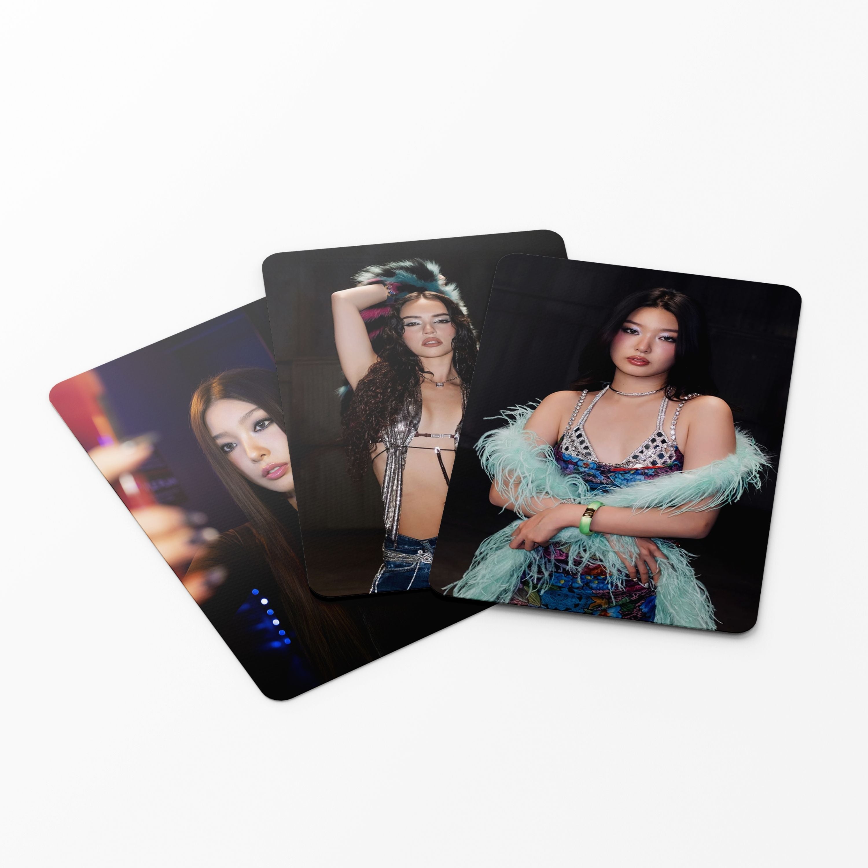 KATSEYE 2026 SEASON'S GREETINGS PHOTO CARD SET