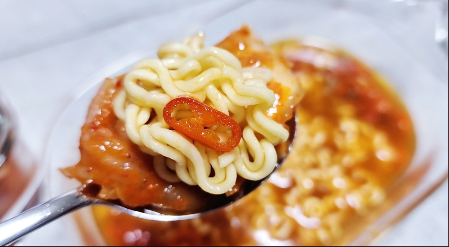 Ottogi Jin Ramen Spicy Cup  (오뚜기 진라면 매운맛 컵)