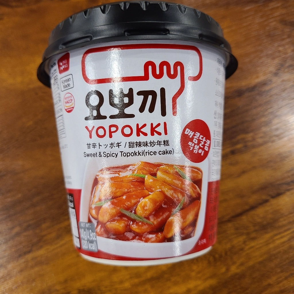 Yopokki Sweet and Spicy Tteokbokki Cup (요뽀끼 매콤달콤 떡볶이 컵)